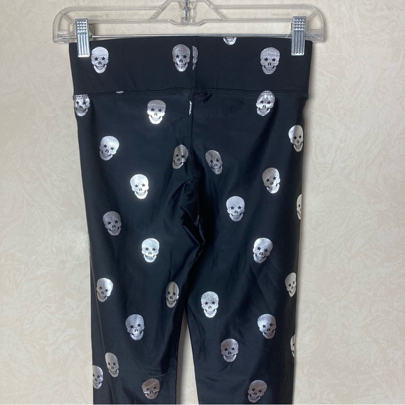 Terez Silver Metallic Skull Print Leggings Black Women’s Size XS - Picture 4 of 9